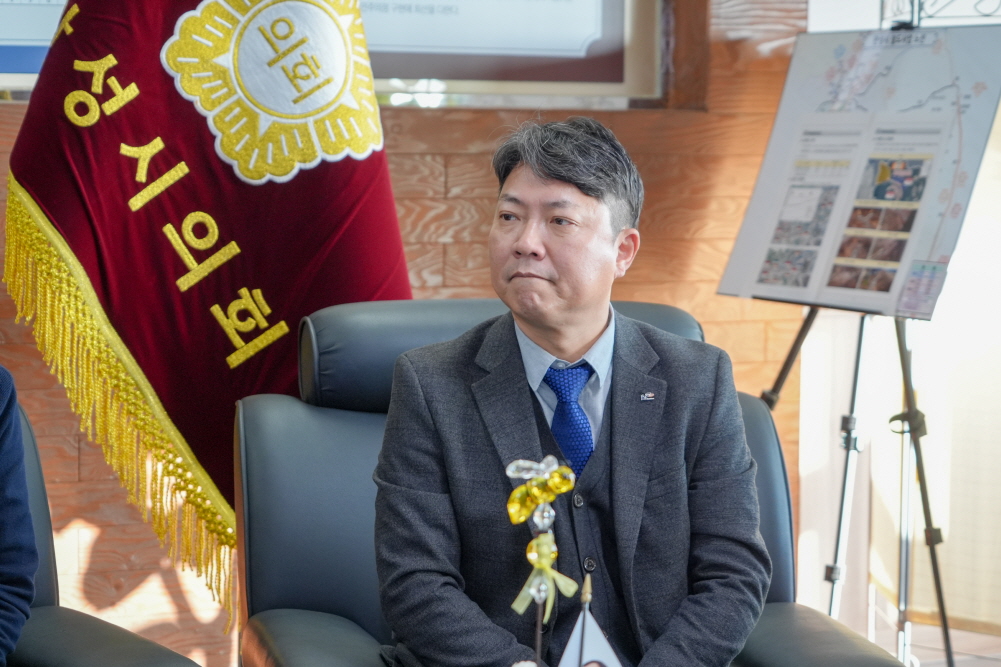 '신임 농어촌공사 지사장 의회 방문' 게시글의 사진(2)