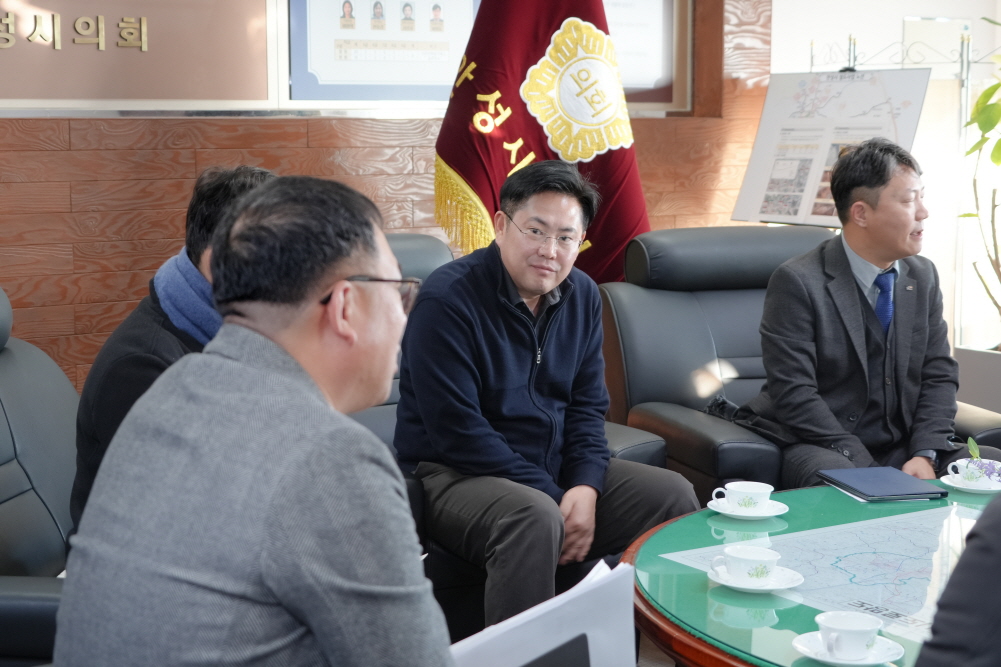 '신임 농어촌공사 지사장 의회 방문' 게시글의 사진(13)