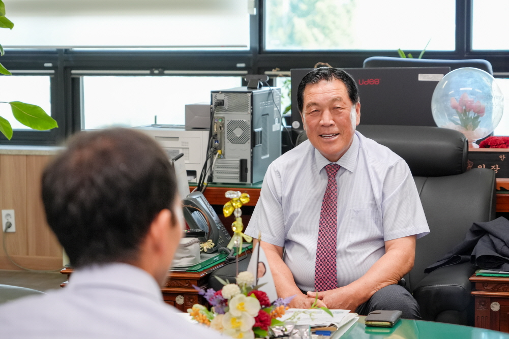 '행정사무감사 노고격려 공로패 수여식' 게시글의 사진(6)