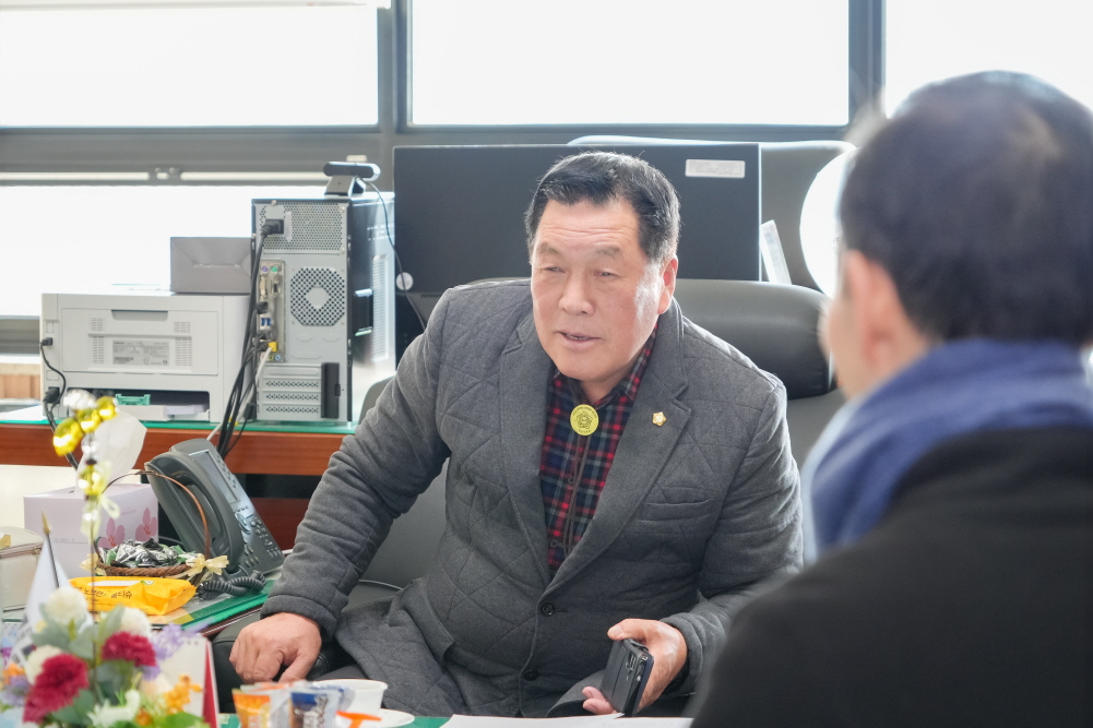 '신임 안성소방서장 의회 방문' 게시글의 사진(4)