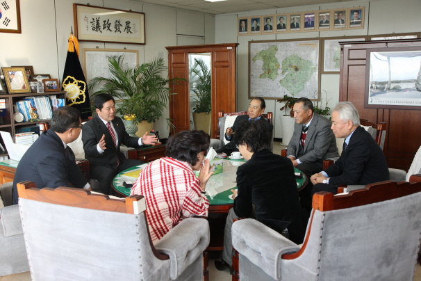 일본 아쇼시 기업인관계자 의회 방문