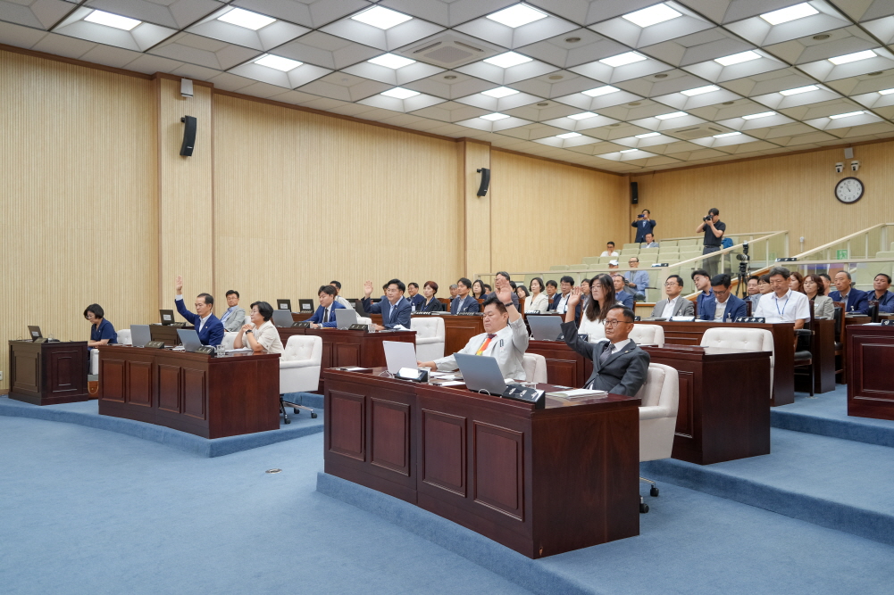 '제233회 안성시의회 임시회 1차본회의' 게시글의 사진(20)