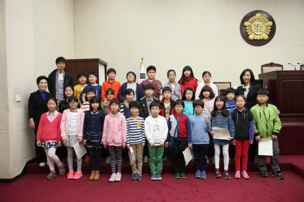 '내혜홀초등학교 4학년 학생 의회 방문' 게시글의 사진(5)