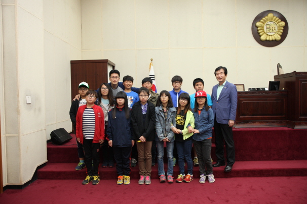'미양면 개정초등학교 학생 의회 방문' 게시글의 사진(3)