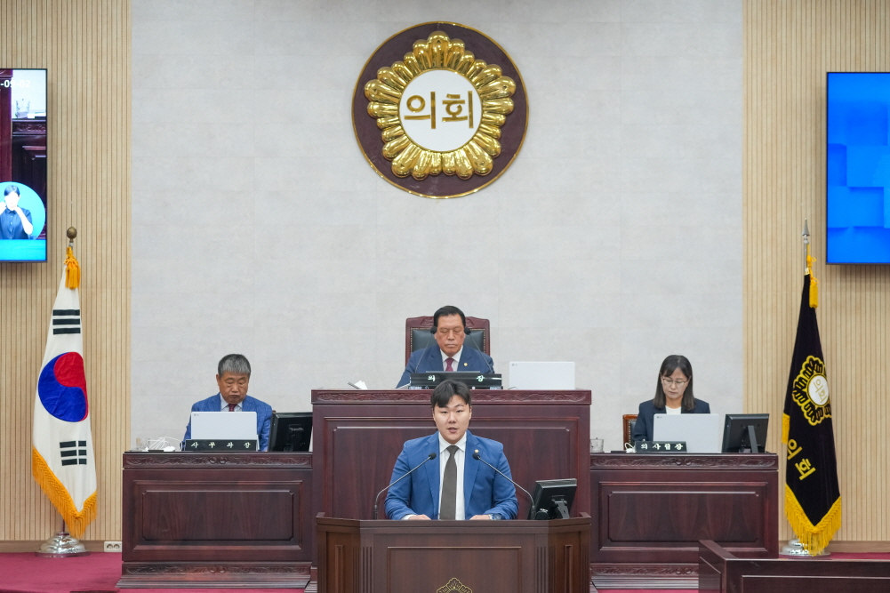'제233회 안성시의회 임시회 1차본회의' 게시글의 사진(12)