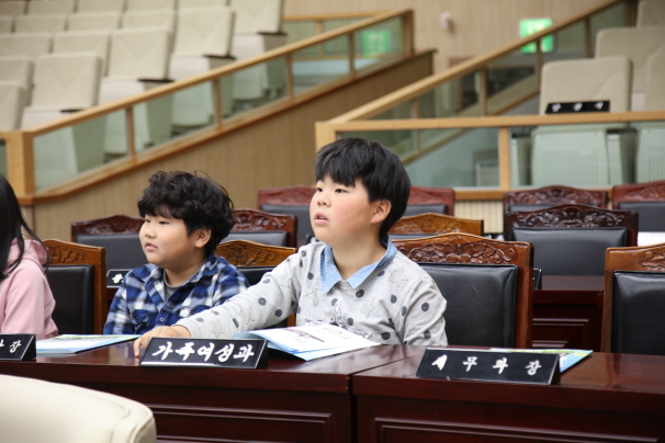 '원곡초등학교 3학년 학생 열의의회 참석' 게시글의 사진(5)