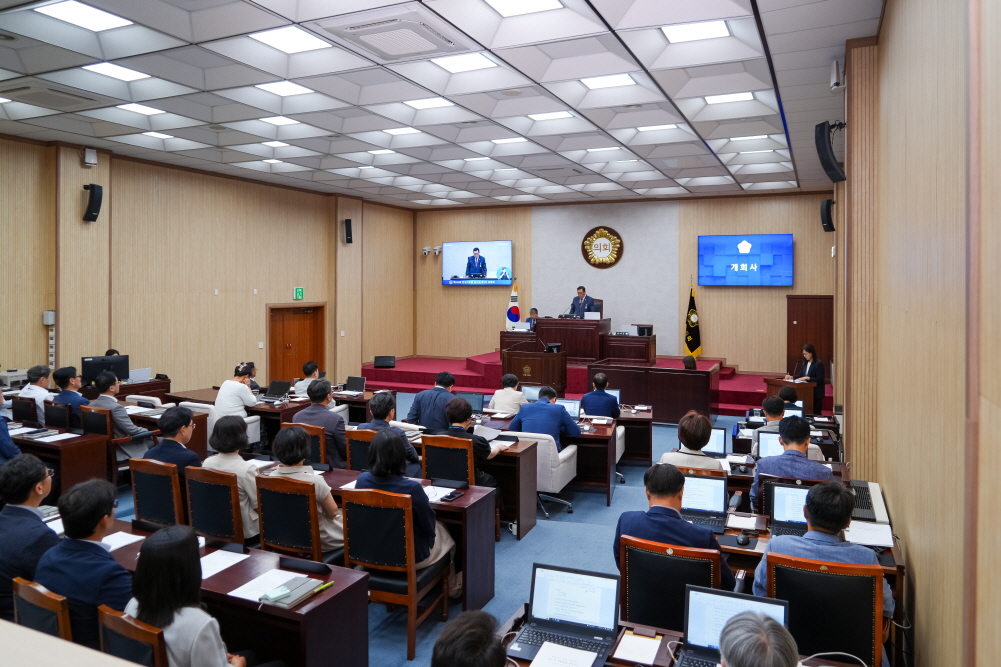 '제233회 안성시의회 임시회 1차본회의' 게시글의 사진(1)