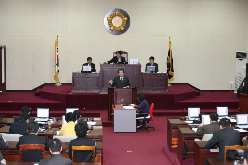 '제96회 임시회 본회의' 게시글의 사진(4)