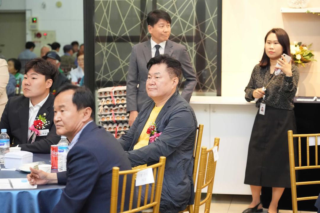'제17회 양성면 어르신 효도잔치' 게시글의 사진(22) '제17회 양성면 어르신 효도잔치' 게시글의 사진(22)