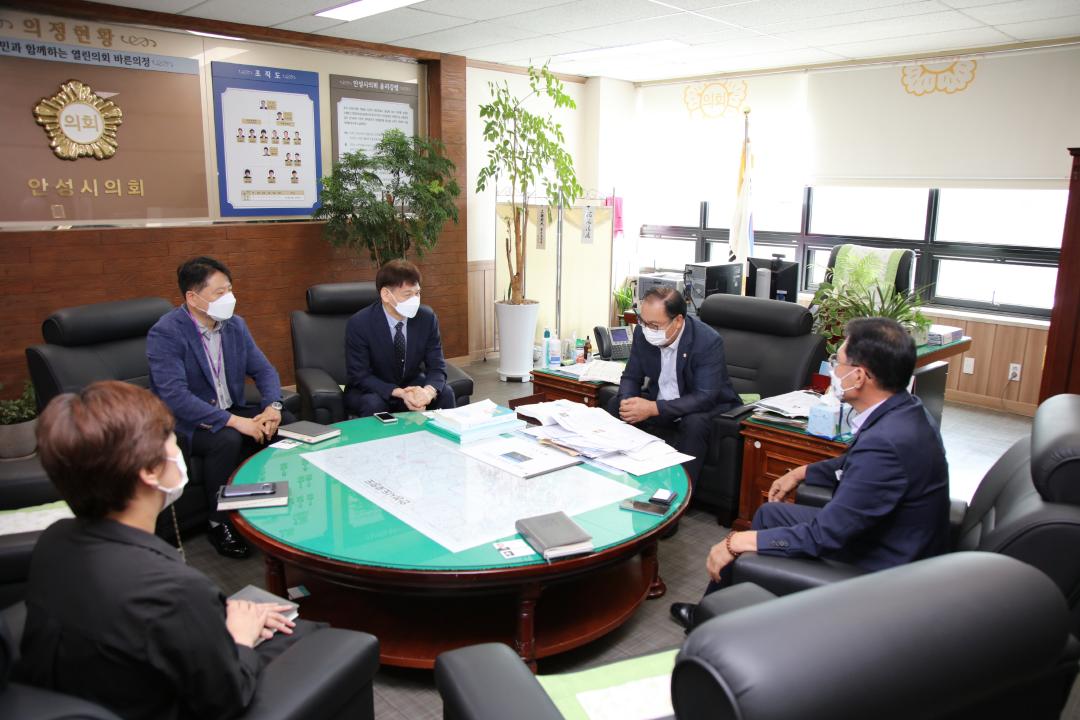 '경기도 안성교육지원청 교육장 의회방문' 게시글의 사진(2)