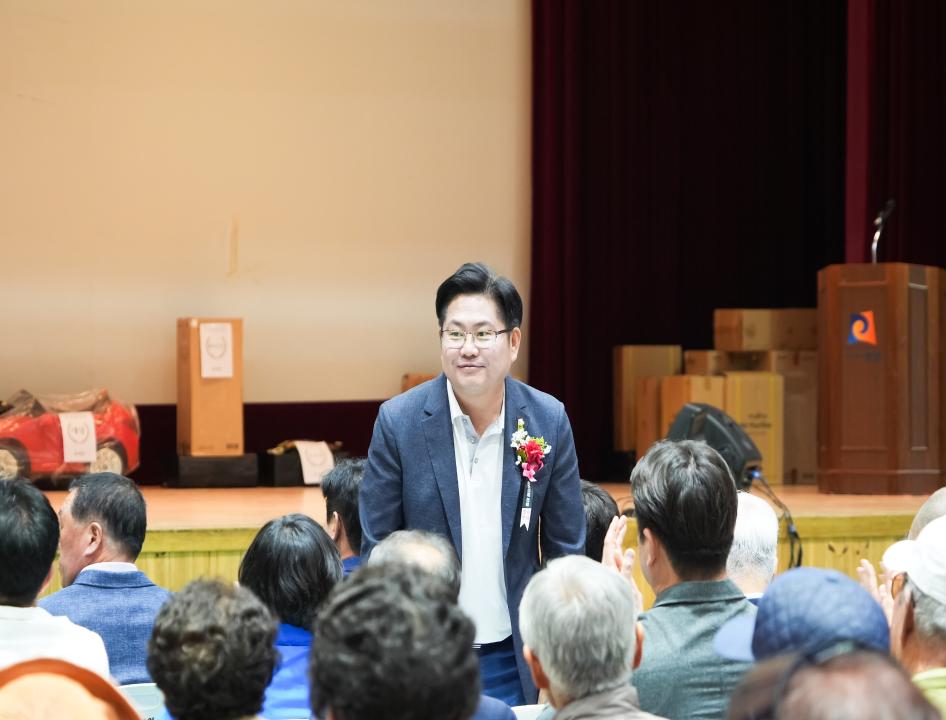 '가정의 달 기념 제9회 꽃달아드리기' 게시글의 사진(7)