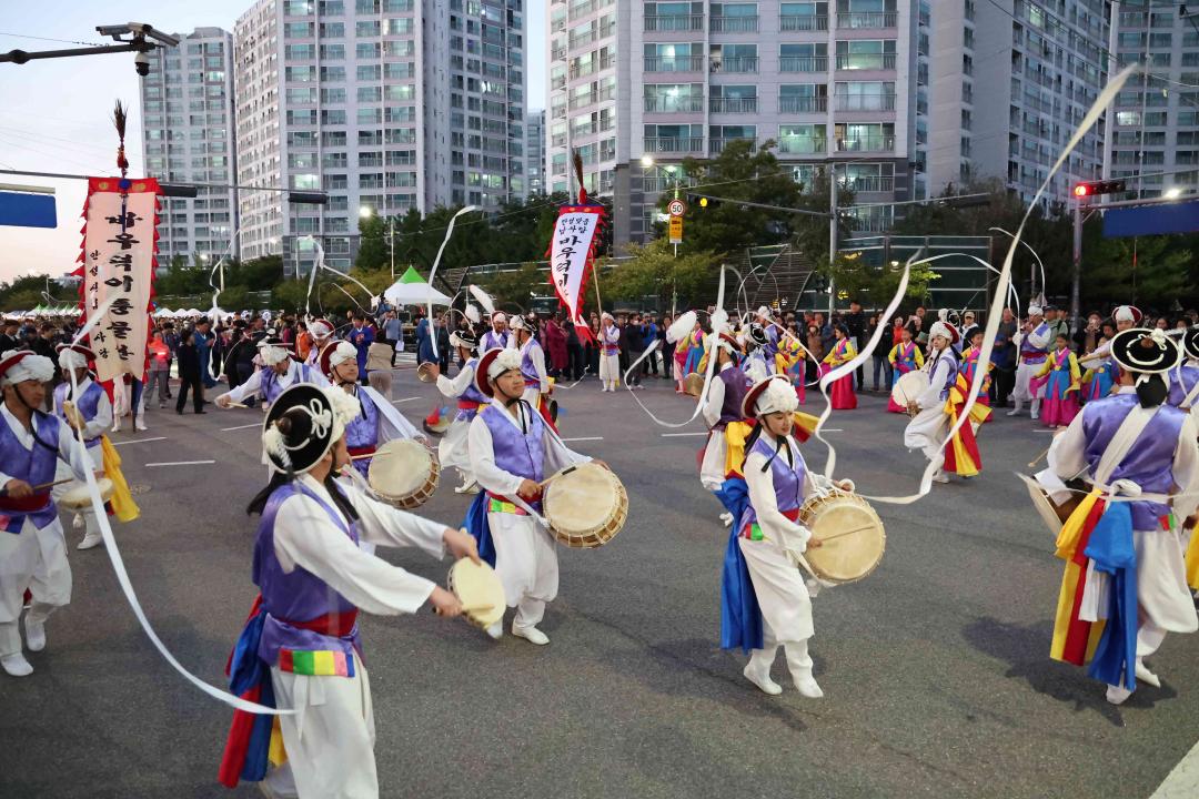 '2023 안성맞춤 남사당 바우덕이축제 길놀이 퍼레이드' 게시글의 사진(26)