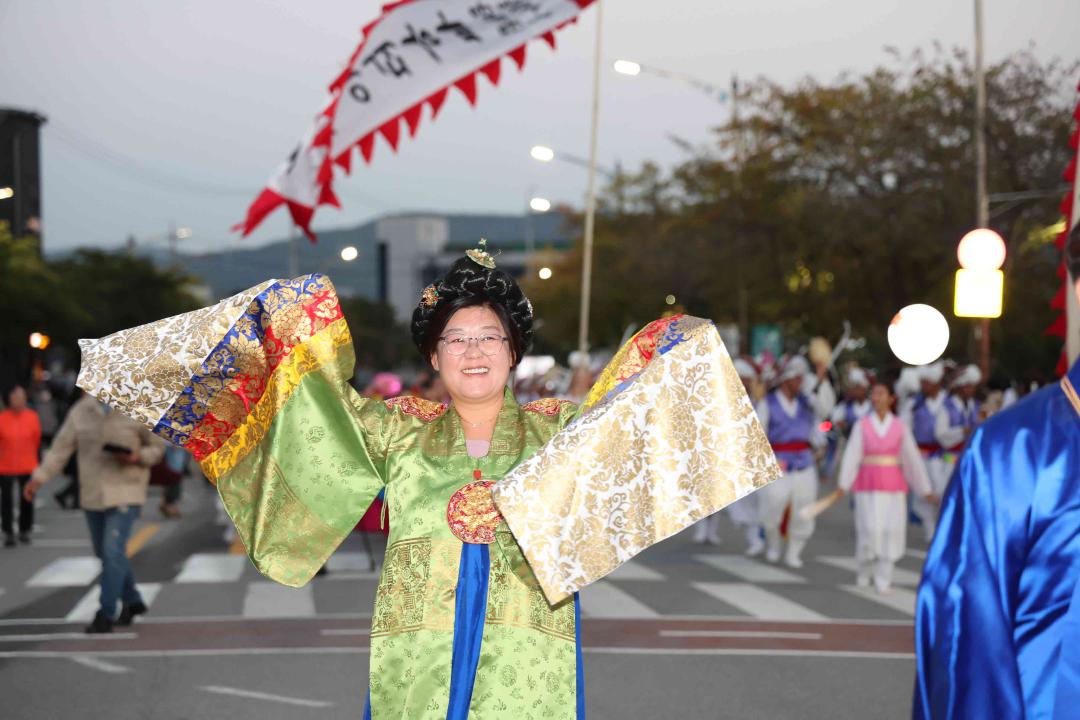 '2023 안성맞춤 남사당 바우덕이축제 길놀이 퍼레이드' 게시글의 사진(15)