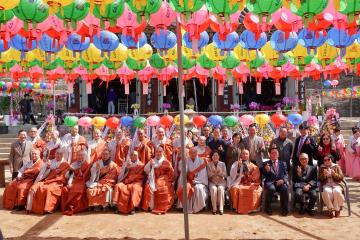 청룡사 소조석가여래삼존상 개금불사 점안법회